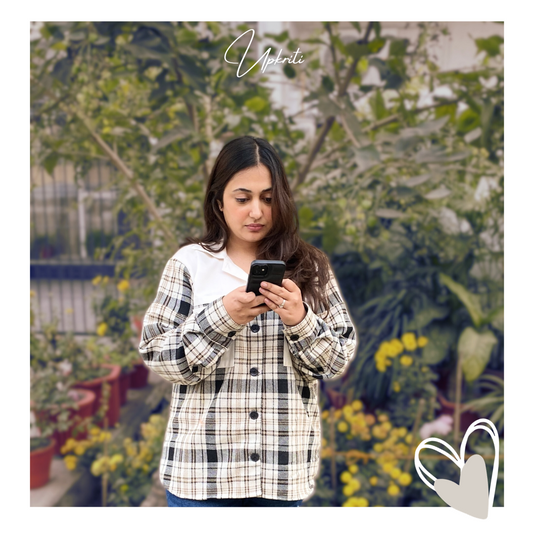 Camisa de franela unisex blanca y negra.