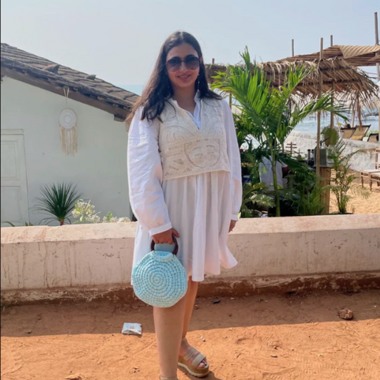 Bolso de crochet con mango de madera