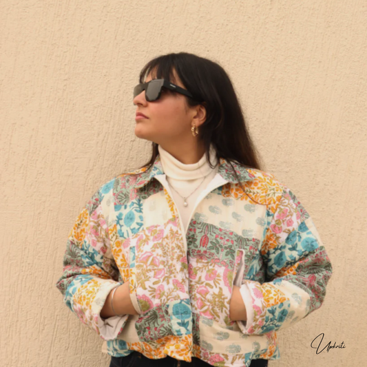 Mehrfarbige Crop-Patchwork-Jacke